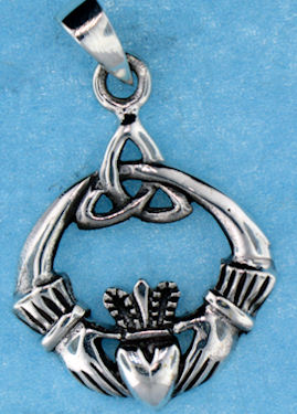 model a767-76 claddagh pendant enlarged view